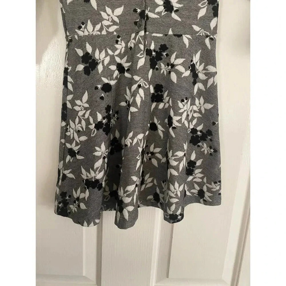 Janie And Jack Gray Long Sleeves Floral Snowy Cottage Line Mini Dress Size 5 - Picture 5 of 6